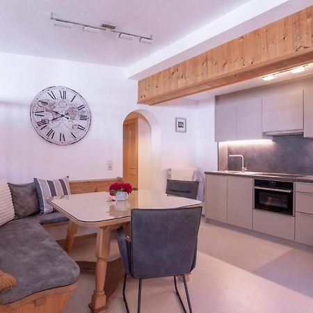 Haus Praxmarer Apartment ซังคท์อันทอนอัมอาร์ลแบร์ก ภายนอก รูปภาพ